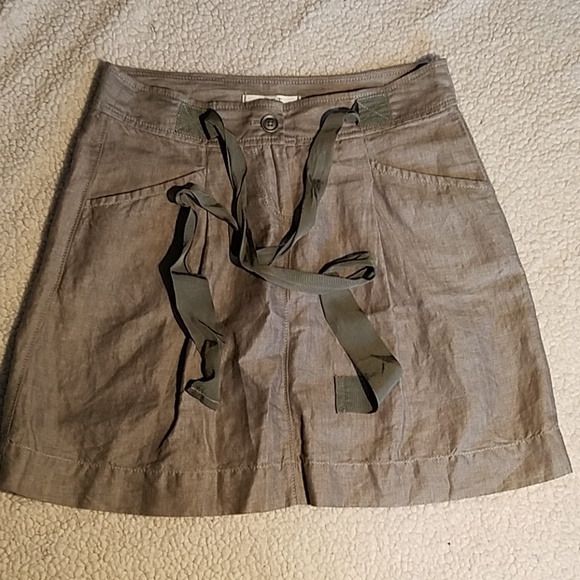 LOFT Dresses & Skirts - Ann Taylor Skirt LOFT Khaki has Pockets Size 2